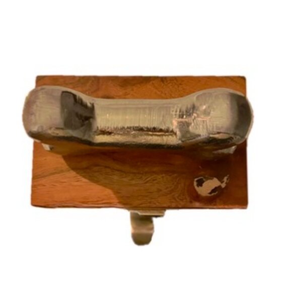 Decorative Dog-shape Silver Stocking Holder, Dog Jacket Hook Acacia Base  NEW - Picture 6 of 8